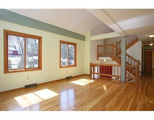 86 Concord St, Maynard, MA 01754 photo 4
