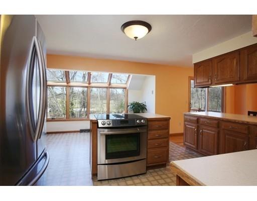 86 Concord St, Maynard, MA 01754 photo 3