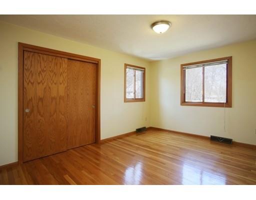 86 Concord St, Maynard, MA 01754 photo 5