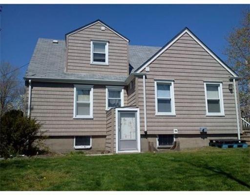 327 King Philip St, Fall River, MA 02724 photo 4