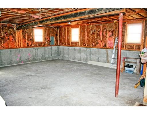 5 Benoit St, Worcester, MA 01604 photo 14