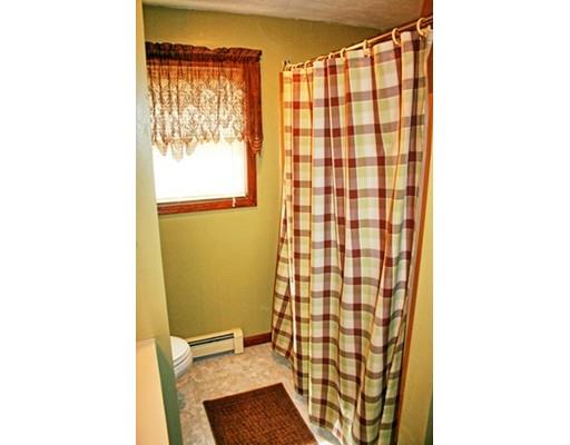 5 Benoit St, Worcester, MA 01604 photo 7
