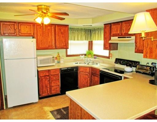5 Benoit St, Worcester, MA 01604 photo 3