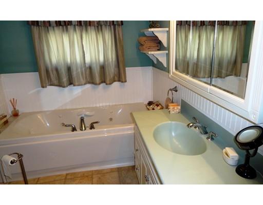 137 View St, Dracut, MA 01826 photo 9
