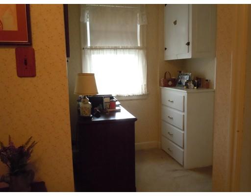 276 Gillette Ave, Springfield, MA 01118 photo 15