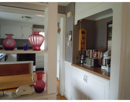 276 Gillette Ave, Springfield, MA 01118 photo 9
