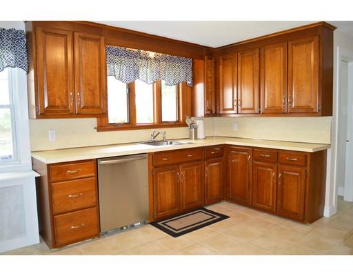 1217 Bradley Rd, Springfield, MA 01118 photo 2