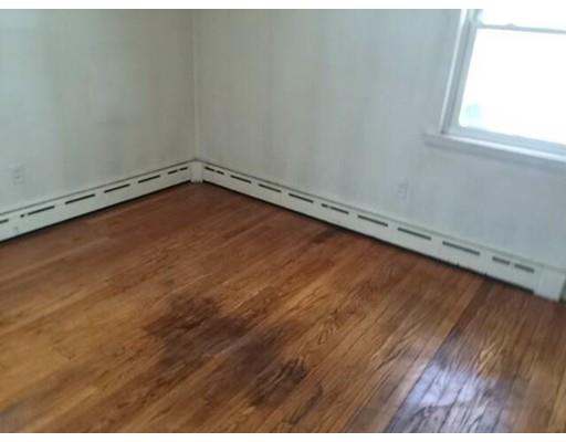 89 Ferry St, Easthampton, MA 01027 photo 4
