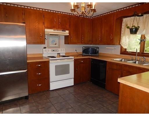 5 Hickory Ln, Webster, MA 01570 photo 8
