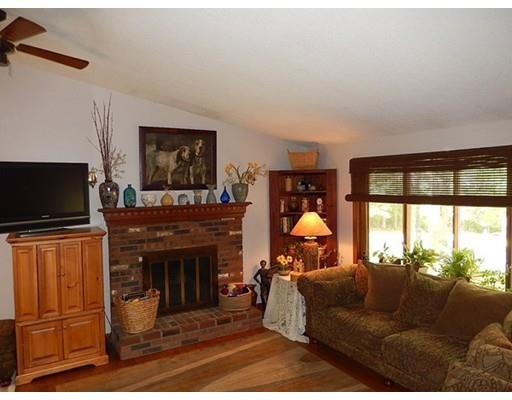 5 Hickory Ln, Webster, MA 01570 photo 4