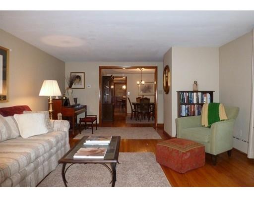 38 Senator St, Springfield, MA 01129 photo 7