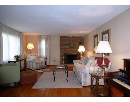 38 Senator St, Springfield, MA 01129 photo 17
