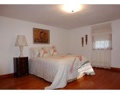 38 Senator St, Springfield, MA 01129 photo 12