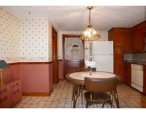 38 Senator St, Springfield, MA 01129 photo 9
