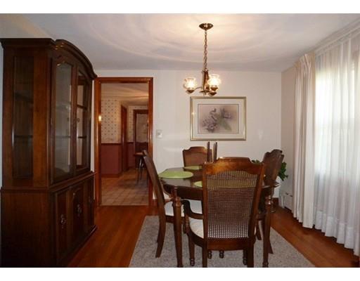 38 Senator St, Springfield, MA 01129 photo 8