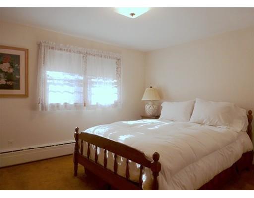 38 Senator St, Springfield, MA 01129 photo 16