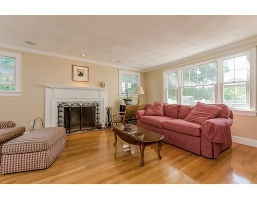 26 Brown St, Marblehead, MA 01945 photo 8