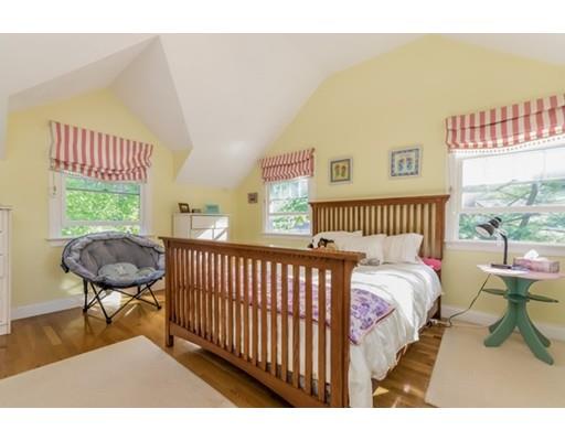 26 Brown St, Marblehead, MA 01945 photo 12