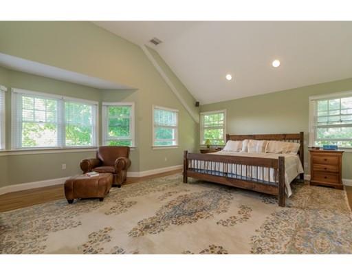 26 Brown St, Marblehead, MA 01945 photo 11