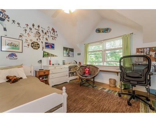 26 Brown St, Marblehead, MA 01945 photo 14