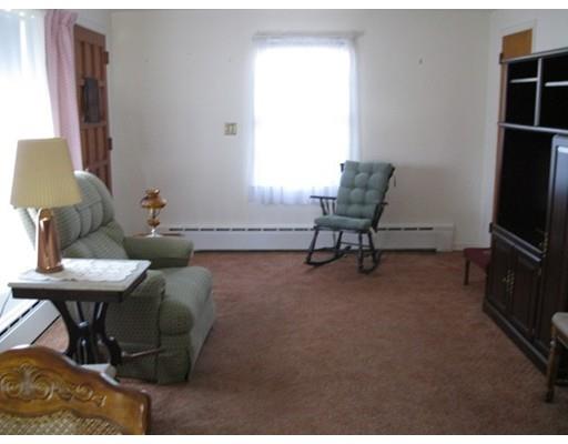 54 Wilber St, Springfield, MA 01104 photo 9