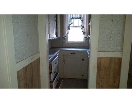 37 Burton St, Springfield, MA 01108 photo 7