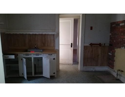 37 Burton St, Springfield, MA 01108 photo 8