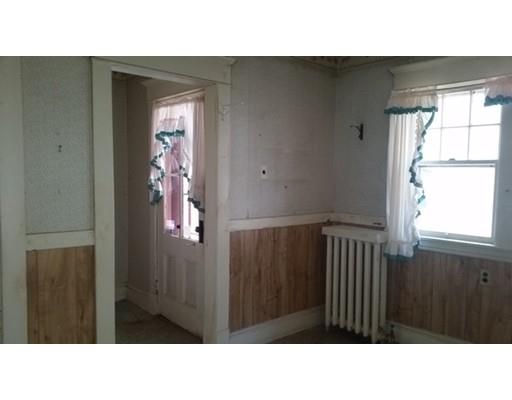 37 Burton St, Springfield, MA 01108 photo 6