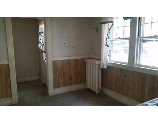 37 Burton St, Springfield, MA 01108 photo 5