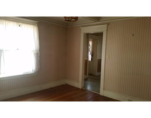 37 Burton St, Springfield, MA 01108 photo 12