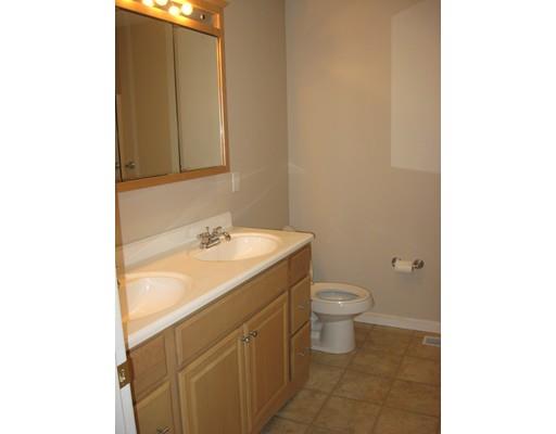 13 Mohegan Ave, Springfield, MA 01151 photo 9