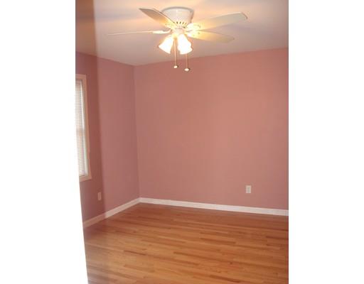 13 Mohegan Ave, Springfield, MA 01151 photo 8
