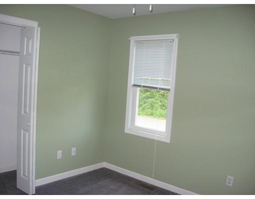 13 Mohegan Ave, Springfield, MA 01151 photo 5