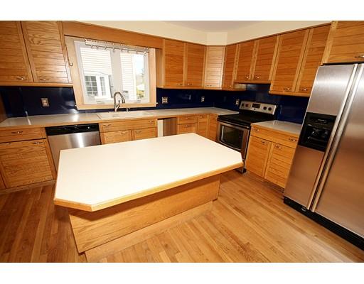 147 Lothrop St, Beverly, MA 01915 photo 4