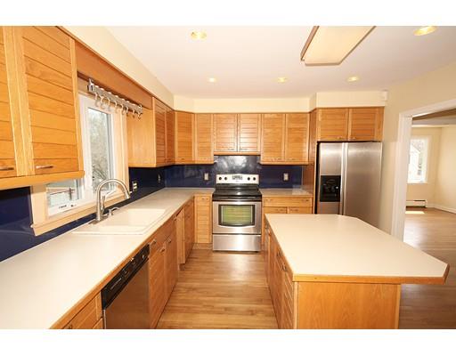 147 Lothrop St, Beverly, MA 01915 photo 3