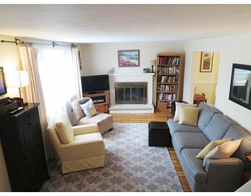 35 Paul St, Dedham, MA 02026 photo 4