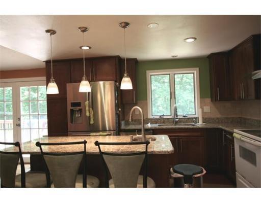 11 Pine St, Sharon, MA 02067 photo 2