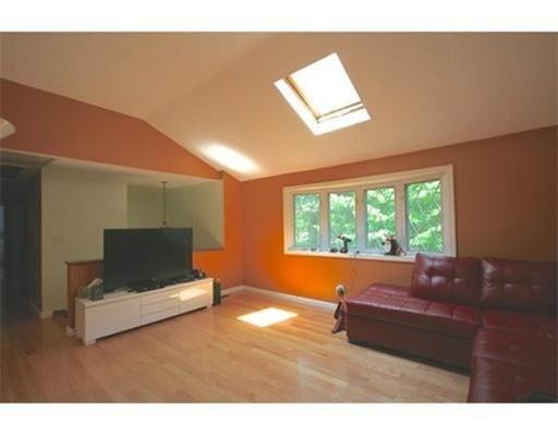 11 Pine St, Sharon, MA 02067 photo 5