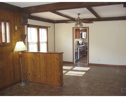 28 Dalton Pl, Springfield, MA 01109 photo 12