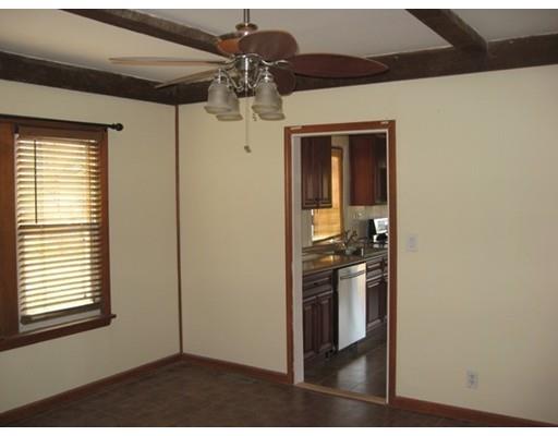 28 Dalton Pl, Springfield, MA 01109 photo 8