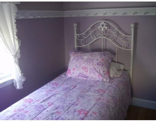 29 Gem Cir, Raynham, MA 02767 photo 9