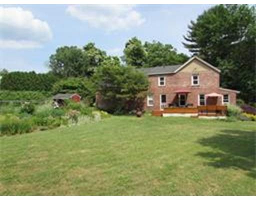 693 W Cherry St, Holyoke, MA 01040 photo 1