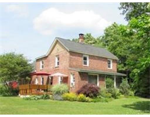 693 W Cherry St, Holyoke, MA 01040 photo 2