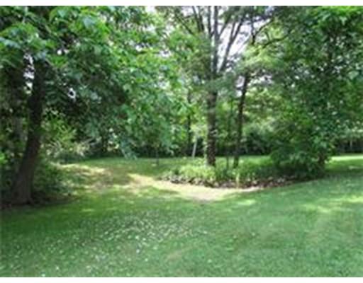 693 W Cherry St, Holyoke, MA 01040 photo 5