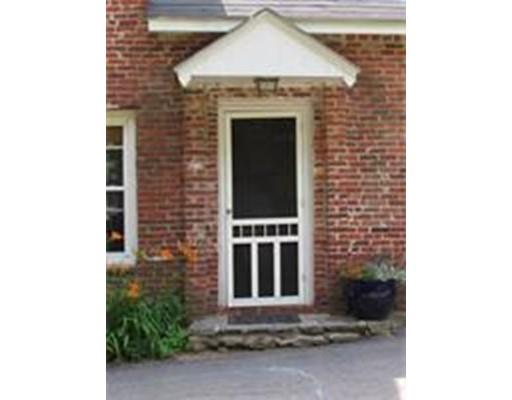 693 W Cherry St, Holyoke, MA 01040 photo 4