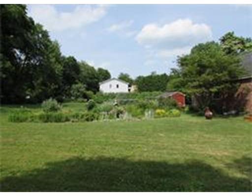 693 W Cherry St, Holyoke, MA 01040 photo 7
