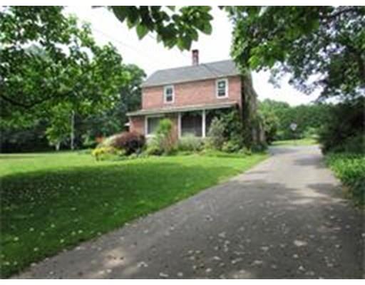 693 W Cherry St, Holyoke, MA 01040 photo 3
