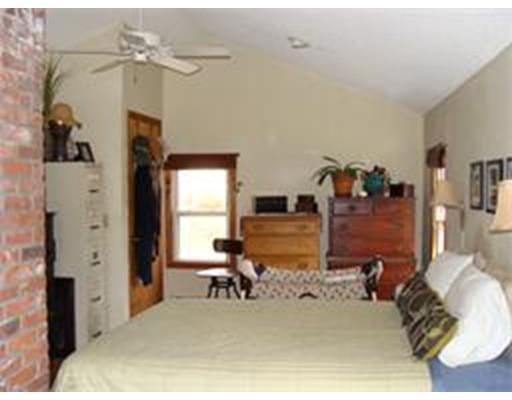 693 W Cherry St, Holyoke, MA 01040 photo 20