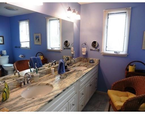 2064 Parker St, Springfield, MA 01128 photo 25