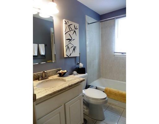 2064 Parker St, Springfield, MA 01128 photo 16